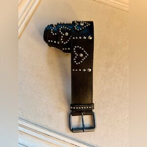 Saks Fifth Avenue black leather belt with heart studded details S NWOT